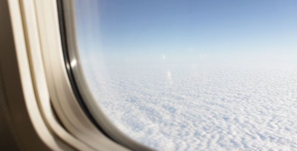 Luftaufnahme aus dem Flugzeugfenster - 02