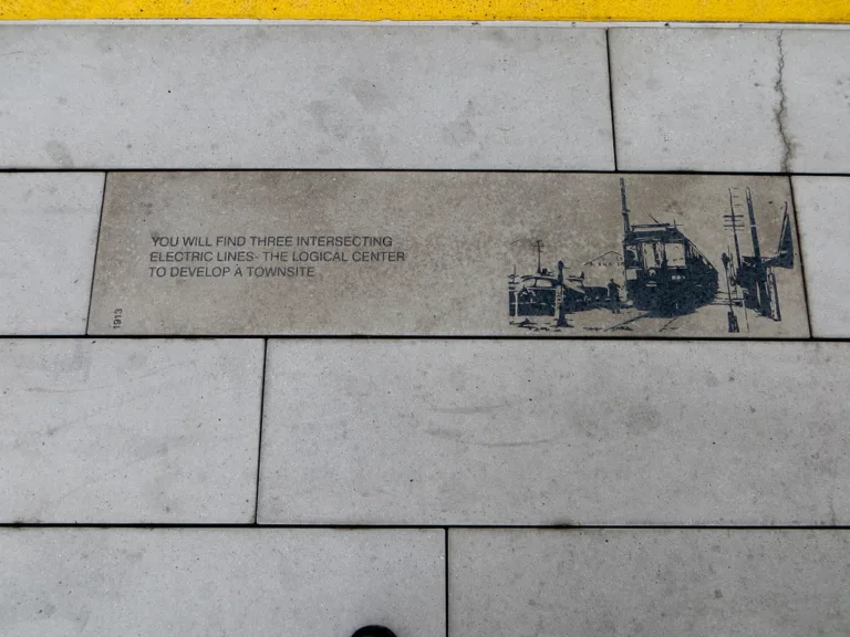 20140904 023 Expo Line Historic Platform art