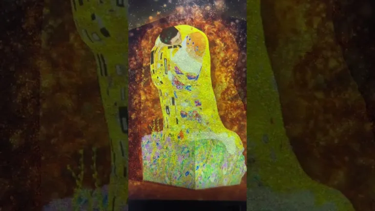 Klimts Kuss Immersive Art Exhibition at Lichthalle MAAG Zurich