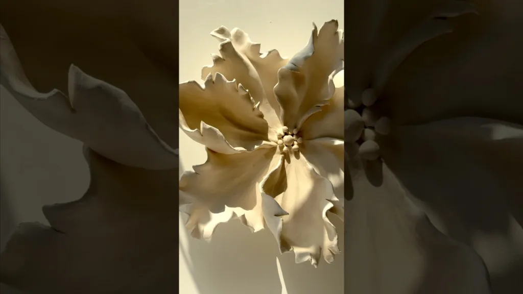 Sculpting flower with air dry stone clay #flowers #clayart #fineart #contemporaryart #floralart