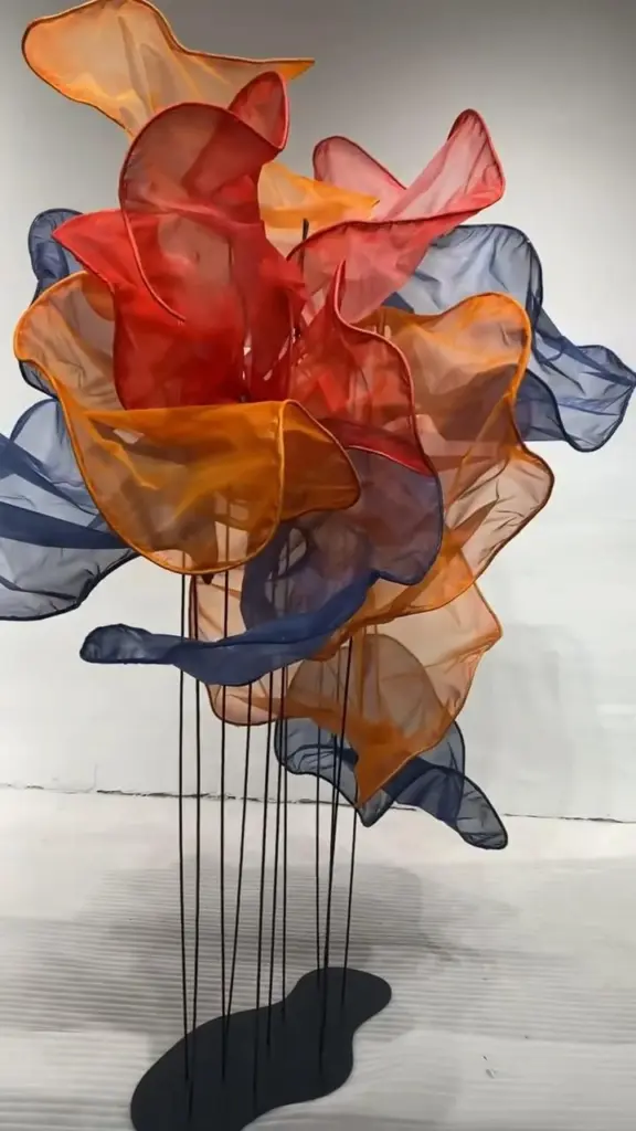Colorful organza art ornaments: light up the charm of space 59 10a613ee07d6f7020878af411940e520